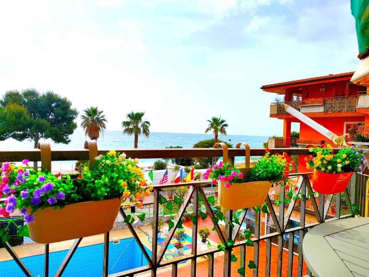 Taormina By The Sea Apartment Mazzeo Exterior foto