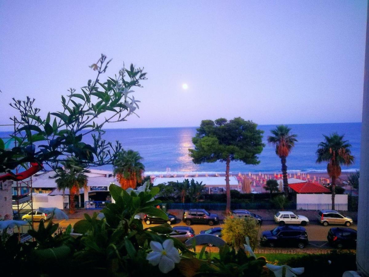 Taormina By The Sea Apartment Mazzeo Exterior foto