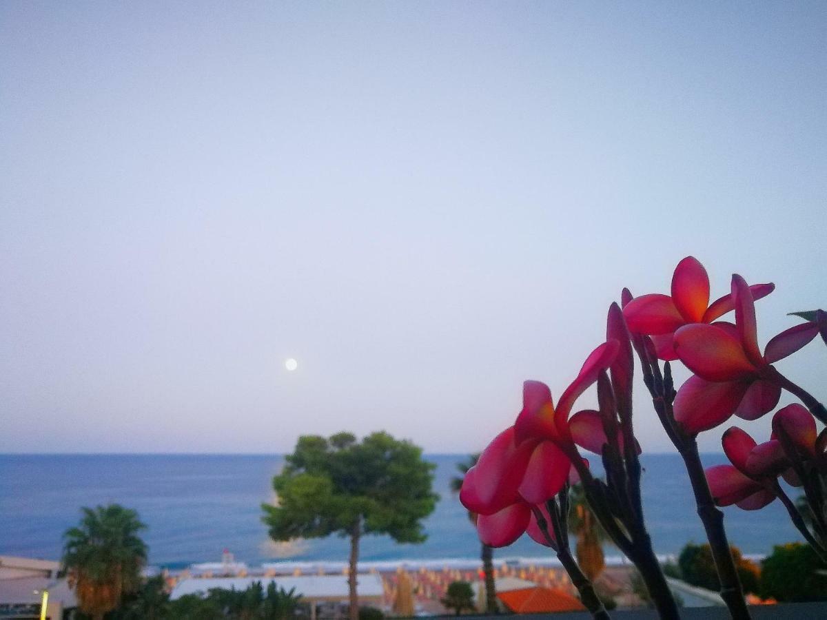 Taormina By The Sea Apartment Mazzeo Exterior foto