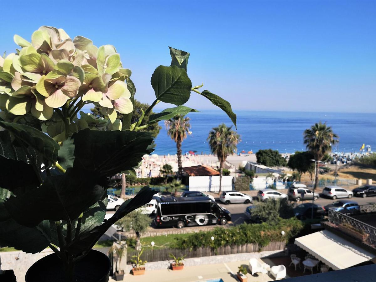 Taormina By The Sea Apartment Mazzeo Exterior foto